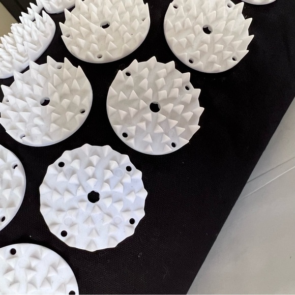 Acupressure Neck Roll by Lastic Power - Picture 2 of 7